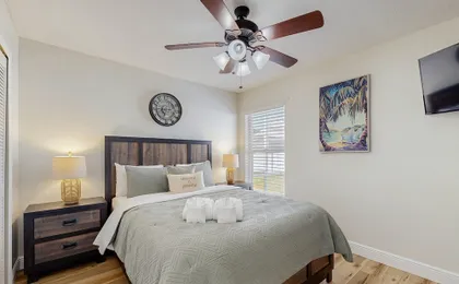 Bright 3BR Pool Home With Screened Lanai, Jacuzzi & Near Disney Parks