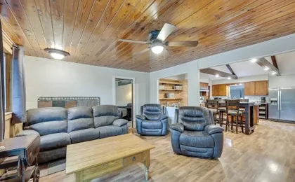Spacious Hot Springs Lakehouse on Lake Hamilton!