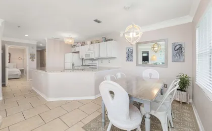 Seaside Haven: Stylish Condo, 3 Pools New Rental