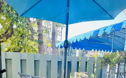Foghorn Harbor Inn