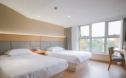 Xinrenren Hotel (Shanghai Daning International Zhabei Park Branch)