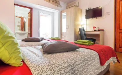Dante Square Room Center Pula