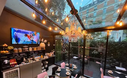 Glam's Hotel