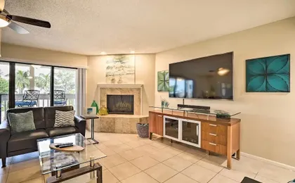 Sea La Vie: Sunny Indian Rocks Beach Condo!
