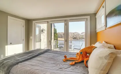 1 Mi to Ferry & Beach: Waterfront Hyannis Home!