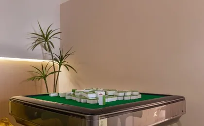 Yangji Moting Riverside Hotel (Jiefangbei Hongyadong Branch)