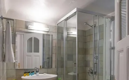 Neoclassical Apartment Near Syntagma - Plaka by Ghh