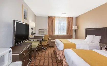 Umpqua Valley Hotel