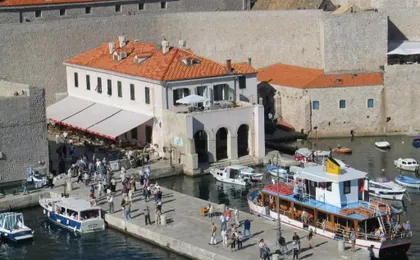 Old Town Port Apartments