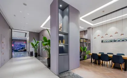 Homeinn Selected Hotel (Chongqing Jiefangbei Area Hong Ya Dong Pedestrian Street)