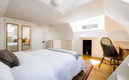 Spacious, Light-Filled 2 Bedroom Apartment