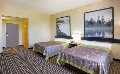 Super 8 by Wyndham Plattsburgh