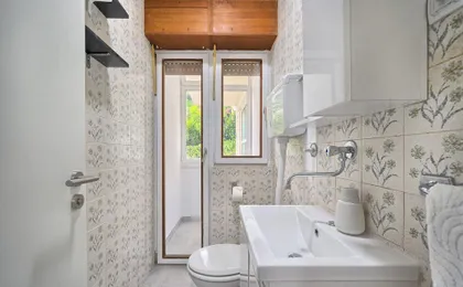 A1-Luxury Apt W Big Balcony, 4 Min Walk To Beach