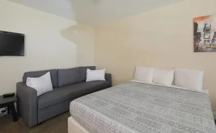 Amazing Apartment Mins From South Beach Strip!