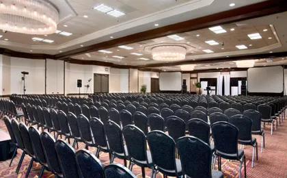 DoubleTree by Hilton Wichita Airport