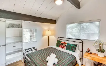 Walk to Slopes: Gem w/ Hot Tub in Big Bear Lake
