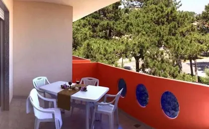Enjoy Poolside Comfort-beahost