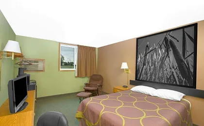 Super 8 by Wyndham Worthington Minnesota