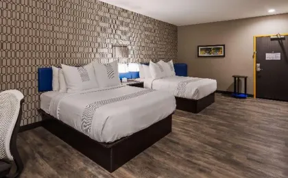 GLo Best Western Tulsa - Catoosa
