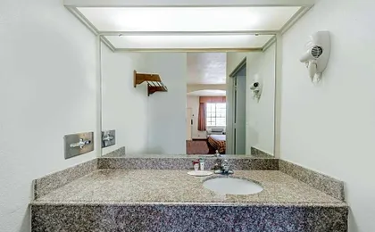 Americas Best Value Inn & Suites Ft. Worth S
