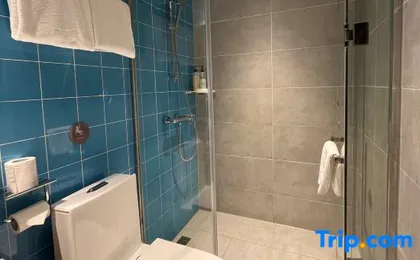 Homeinn · neo (Shanghai Hongmei Road Laowai Street)