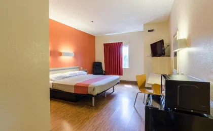 Motel 6 Bristol