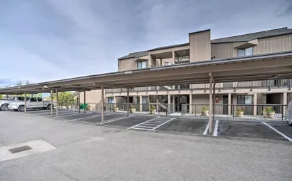 Beautiful Condo w/ Balcony on Lake Chelan!