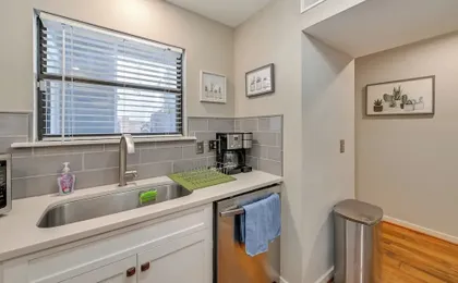 1 Mi to BOA Stadium! Walkable Condo w/ Porch