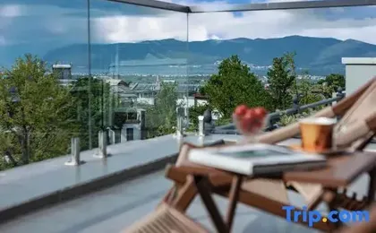 Jiqing Landscape · Seaview and Mountain Retreat Hidden Forest Garden Resort Villa