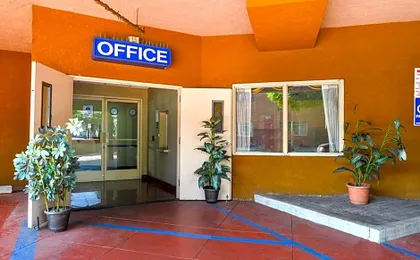 H3 Inn & Suites - LAX Aiport - Los Angeles
