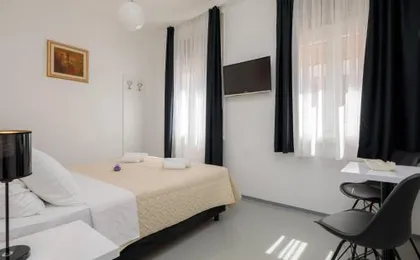 PLR Luxury Rooms