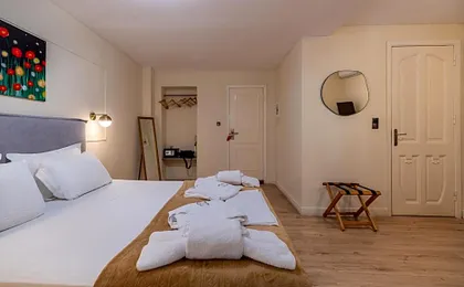 Plaka Arch Suites