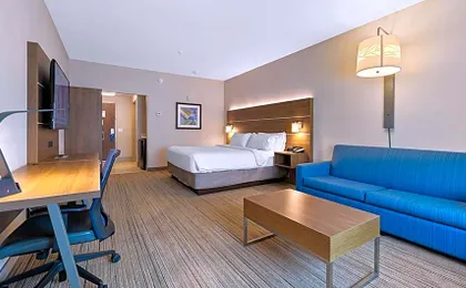 Holiday Inn Express & Suites Macon North By IHG