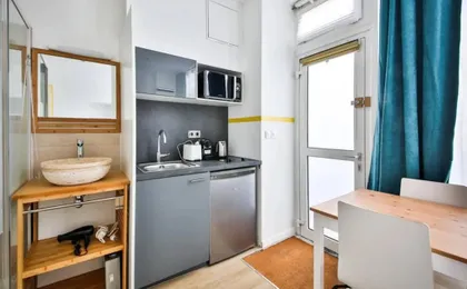 cosy independant studio proche gare et jardin