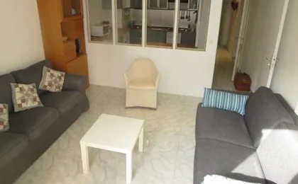 Vieux Nice, grand 2P sur jardins, parking, calme, soleil