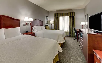Hampton Inn & Suites Indianapolis-Airport