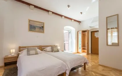 Carrara Accommodation