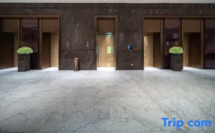 Yashan Tianlai S High-Rise Hotel (Chengdu chunxi road Tianfu Square)