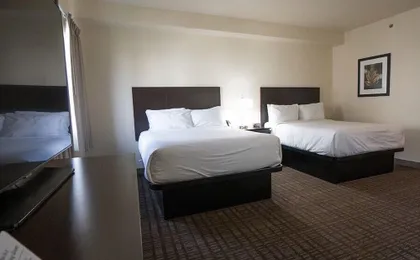 Cobblestone Hotel & Suites-Sheldon