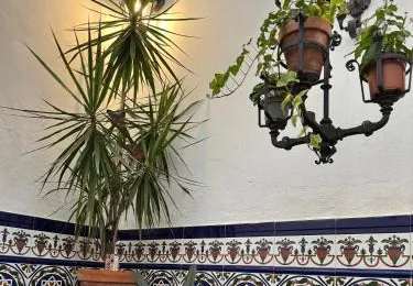 Charming patio apartment 1 min Cathedral