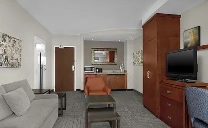 Courtyard by Marriott Greensboro Airport