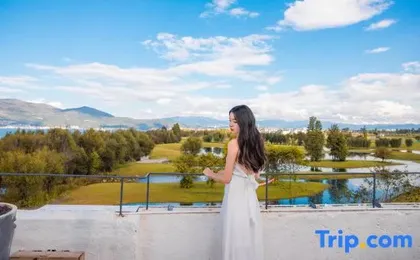 Luyinquan·Dali Yunshui Xiaozhu Seaview Resort Hotel
