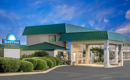 Days Inn by Wyndham Blakely