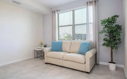 Stylish 2Br Condo By Disney Storey Lake 306 4731