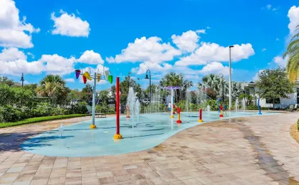 Fourth Floor Penthouse With Shared Pools and Hot Tub, Fast Wifi, & Central AC