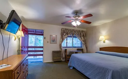 Yosemite Riverside Inn