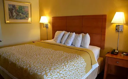 Days Inn by Wyndham Airport Nashville East