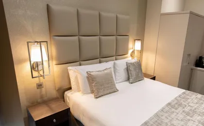 The Crescent Hyde Park (Adults only)