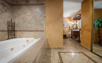 Chateau on the Lake Resort SPA & Convention Center