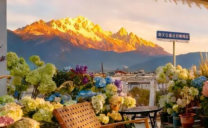 Baina Hotel (Lijiang Gucheng District Dashuiche)